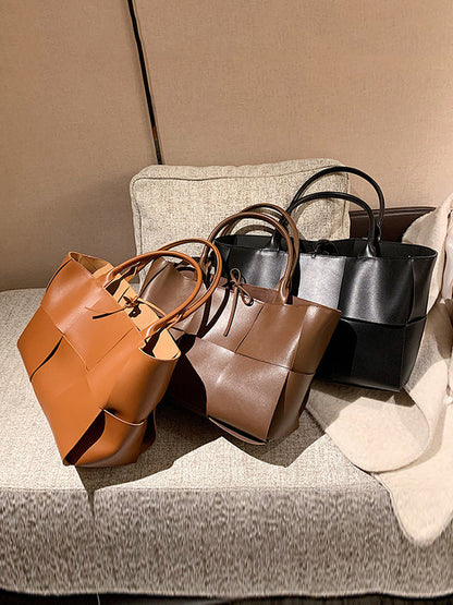 Elegantly Styled Bag for Everyday Wear