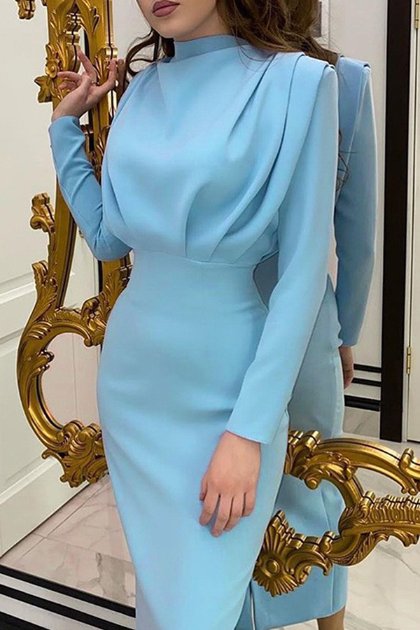 Well Tailored Dress with a Graceful Silhouette