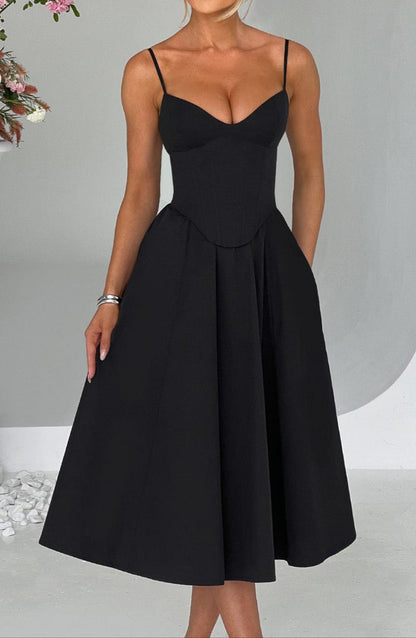 Beautifully Finished Dress in a Timeless Design
