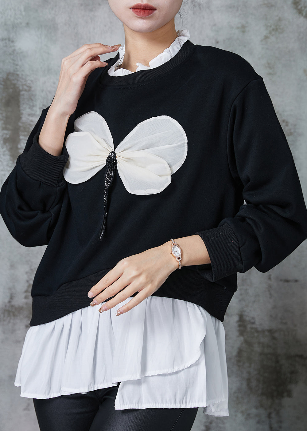 Effortlessly Elegant Pullover with a Timeless Design