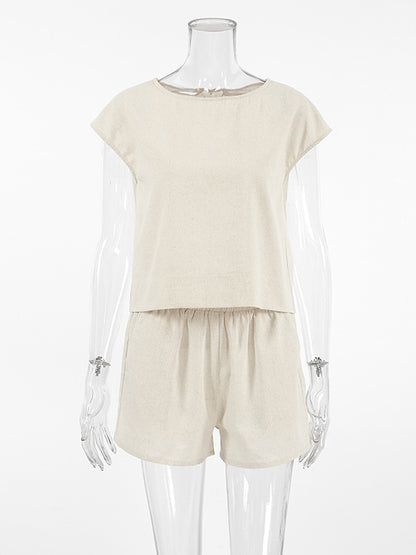 Well Tailored Top with a Graceful Silhouette