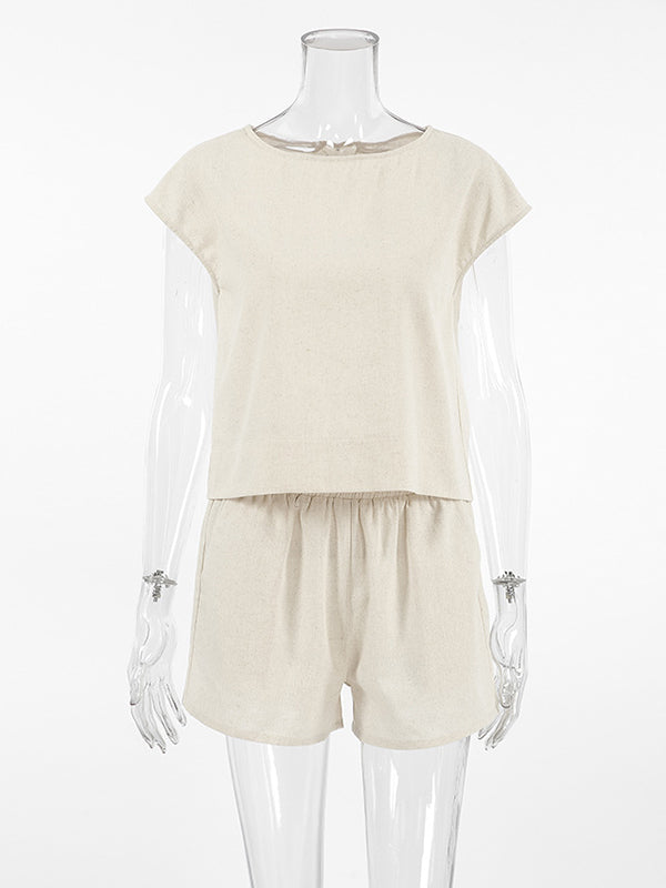 Well Tailored Top with a Graceful Silhouette