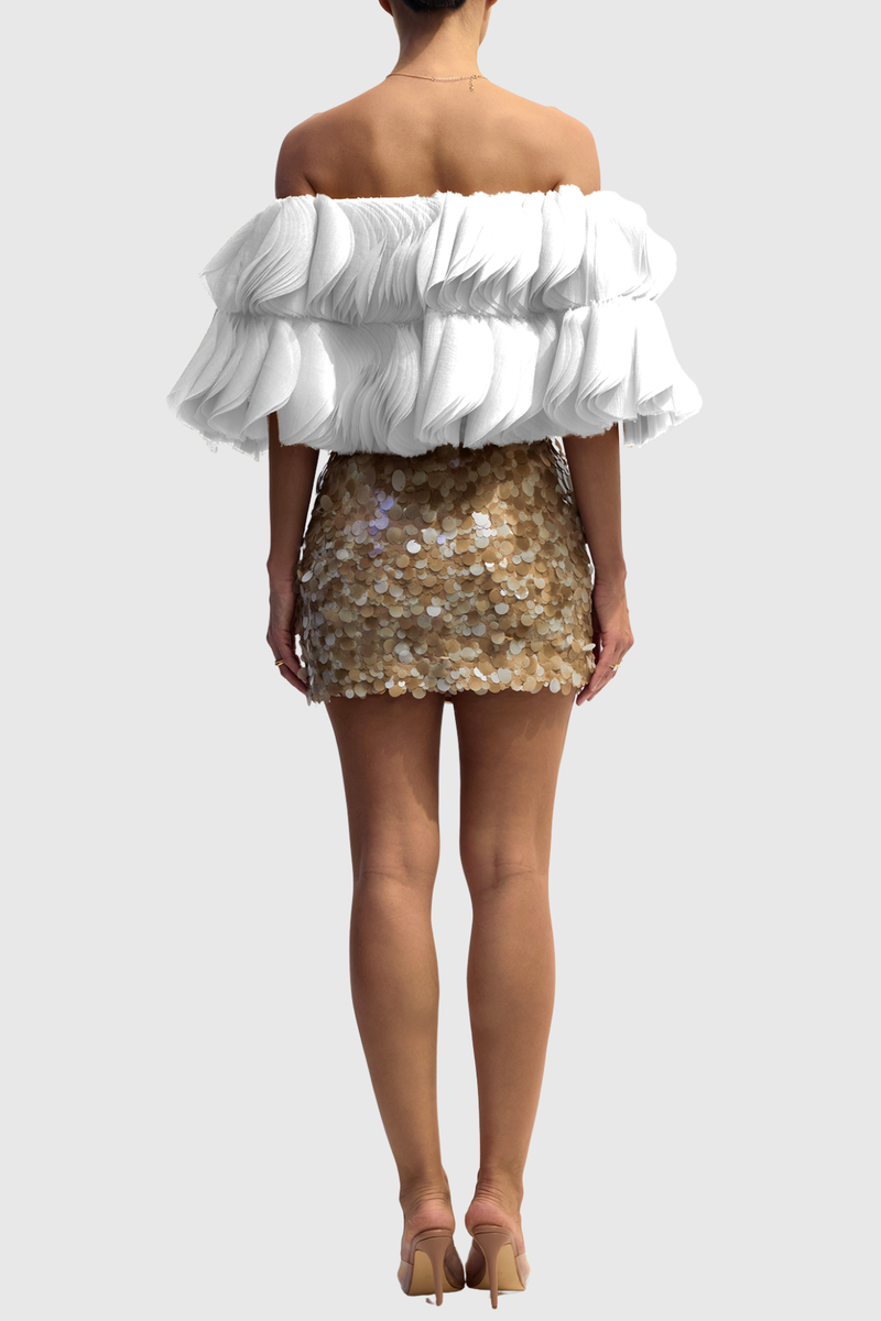 Well Tailored Top with a Graceful Silhouette