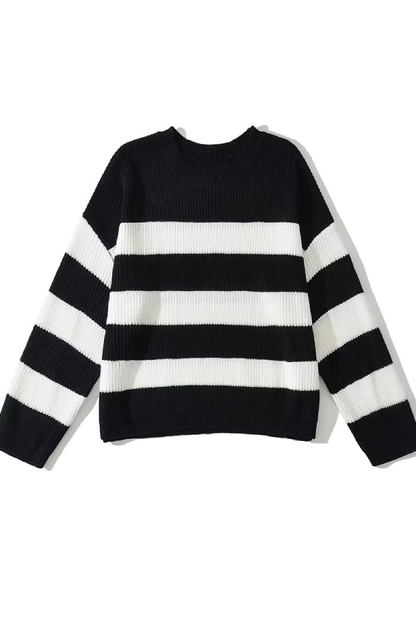 Well Tailored Sweater with a Graceful Silhouette