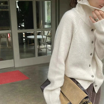 Elegantly Styled Cardigan for Everyday Wear