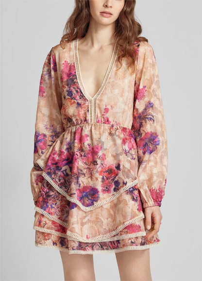 Well Tailored Dress with a Graceful Silhouette