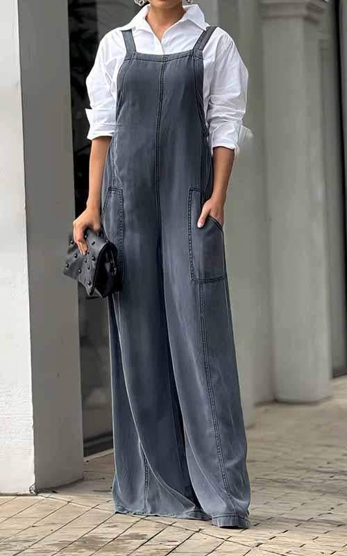 Effortlessly Elegant Garment with a Timeless Design