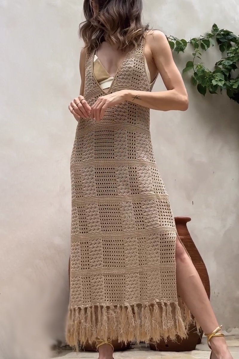 Beautifully Finished Dress in a Timeless Design
