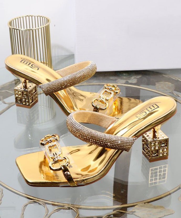 Effortlessly Elegant Sandals with a Timeless Design