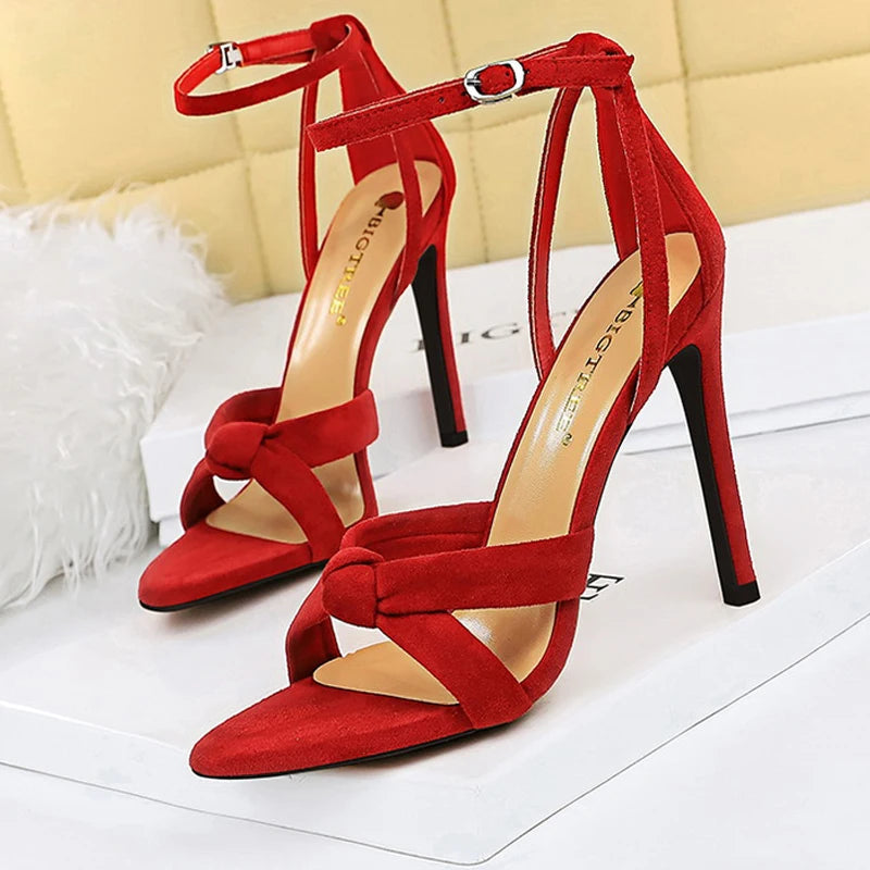 Classic Vintage & Enduringly Stylish Sandals