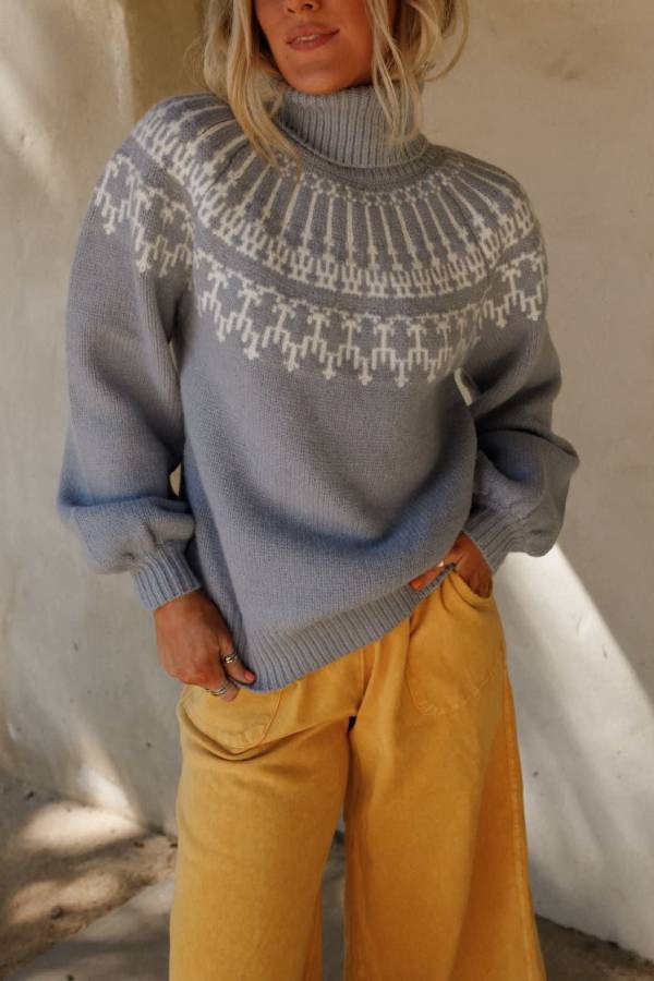 Classic Vintage Sweater with a Flattering Fit