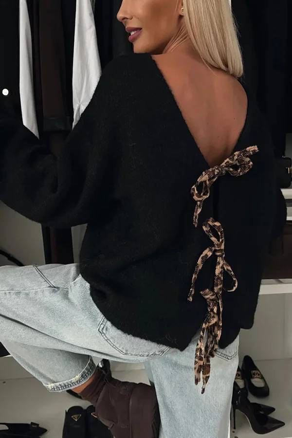 Beautifully Finished Sweater in a Timeless Design