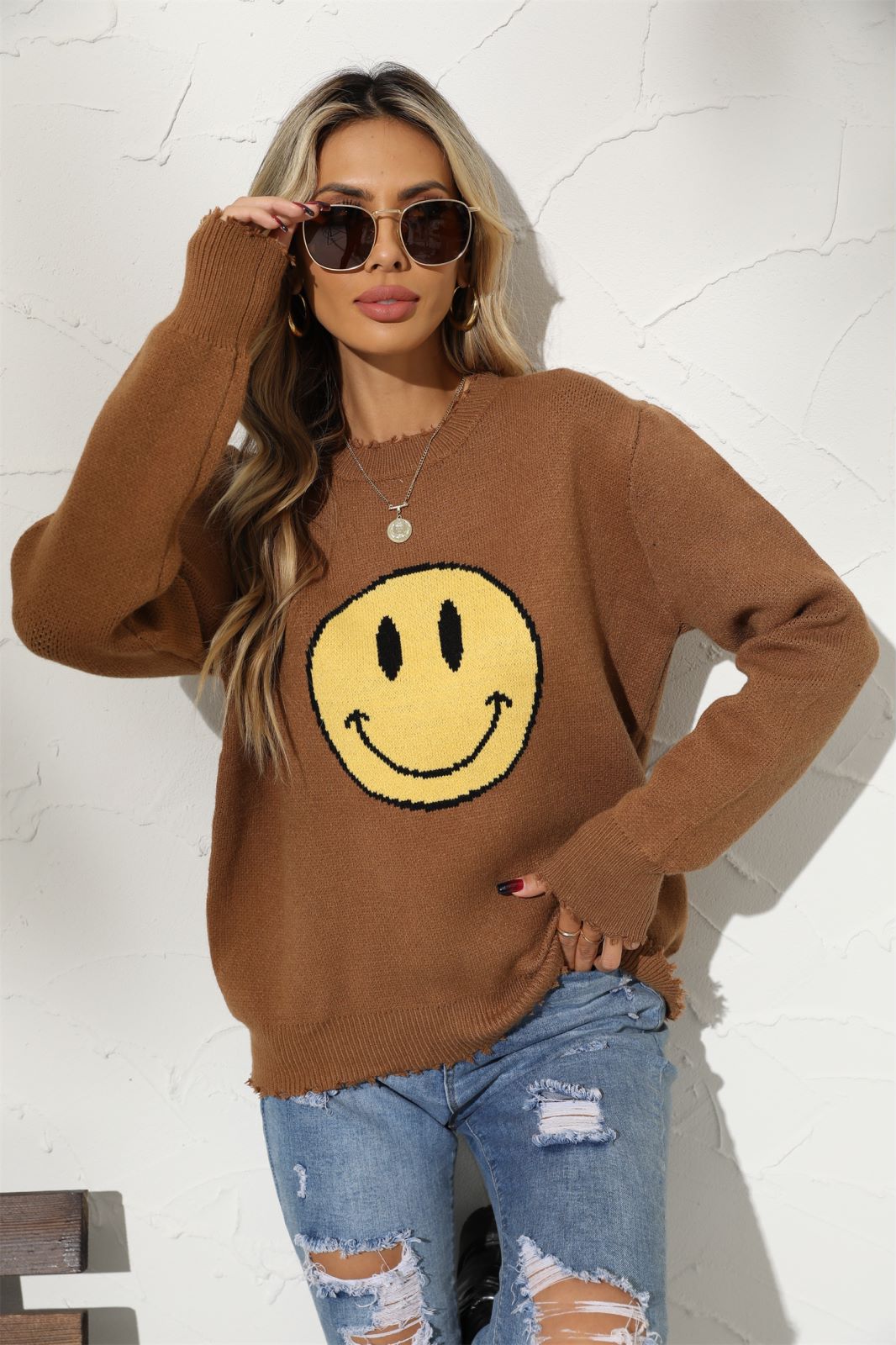 Well Tailored Sweater with a Graceful Silhouette