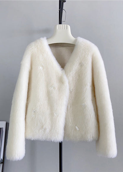 Effortlessly Elegant Coat with a Timeless Design