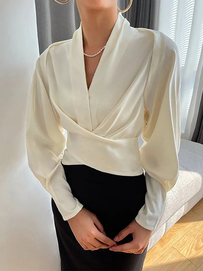 Effortlessly Elegant Blouse with a Timeless Design