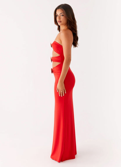 Well Tailored Dress with a Graceful Silhouette