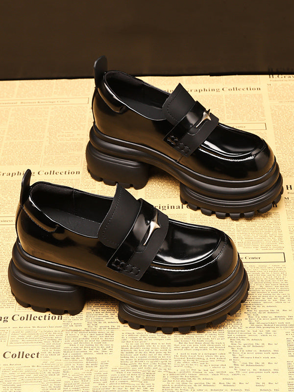 A Vintage Style Shoes with Delicate Timeless Details