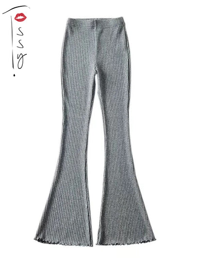 Well Tailored Pants with a Graceful Silhouette
