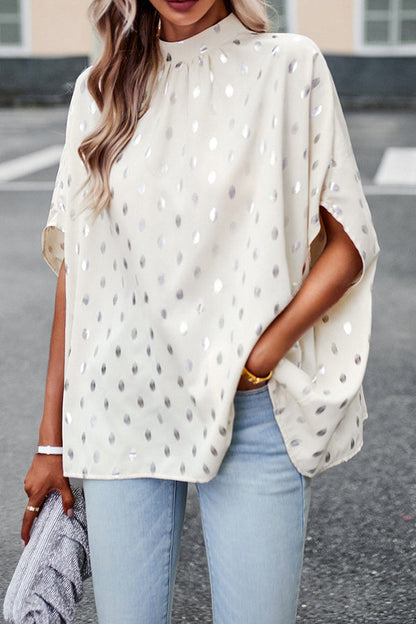 Effortlessly Elegant Blouse with a Timeless Design