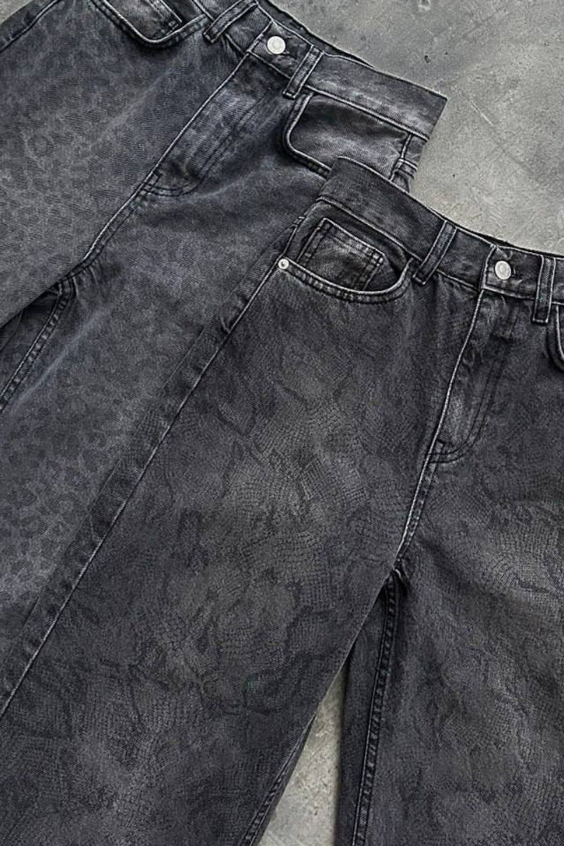 Beautifully Finished Garment in a Timeless Design