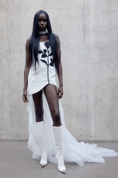 Beautifully Crafted Dress in a Classic Style