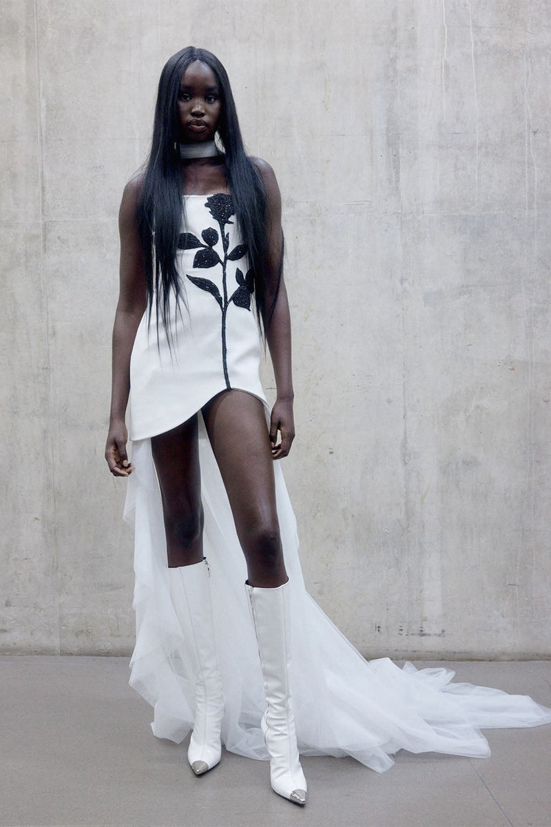 Beautifully Crafted Dress in a Classic Style