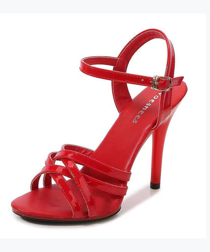 Effortlessly Elegant Sandals with a Timeless Design