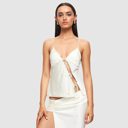 Well Tailored Top with a Graceful Silhouette