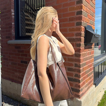 Effortlessly Elegant Bag with a Timeless Design