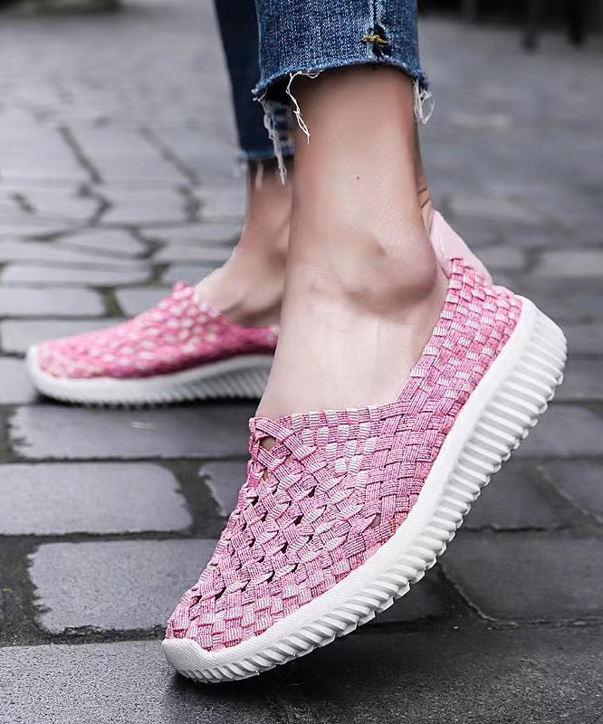 Effortlessly Elegant Shoes with a Timeless Design