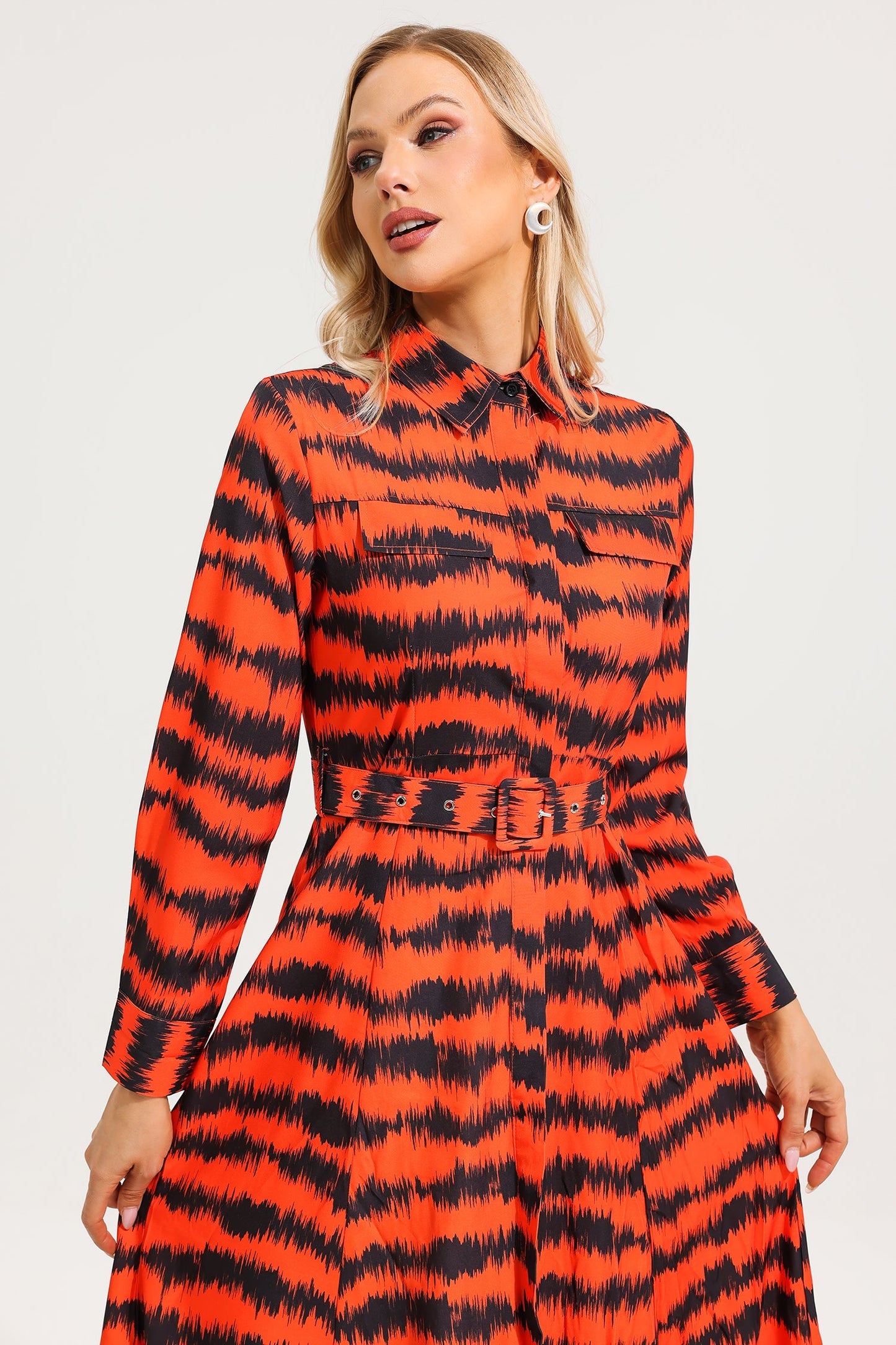 Gracefully Styled Dress for Any Occasion