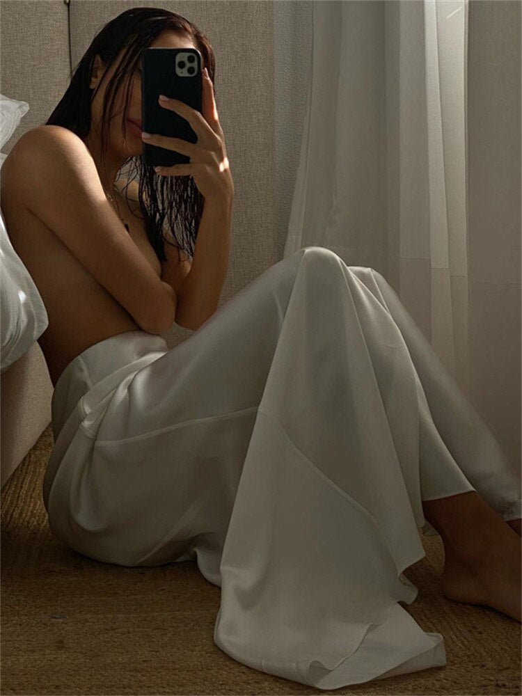 Sophisticated Garment with a Clean Classic Look