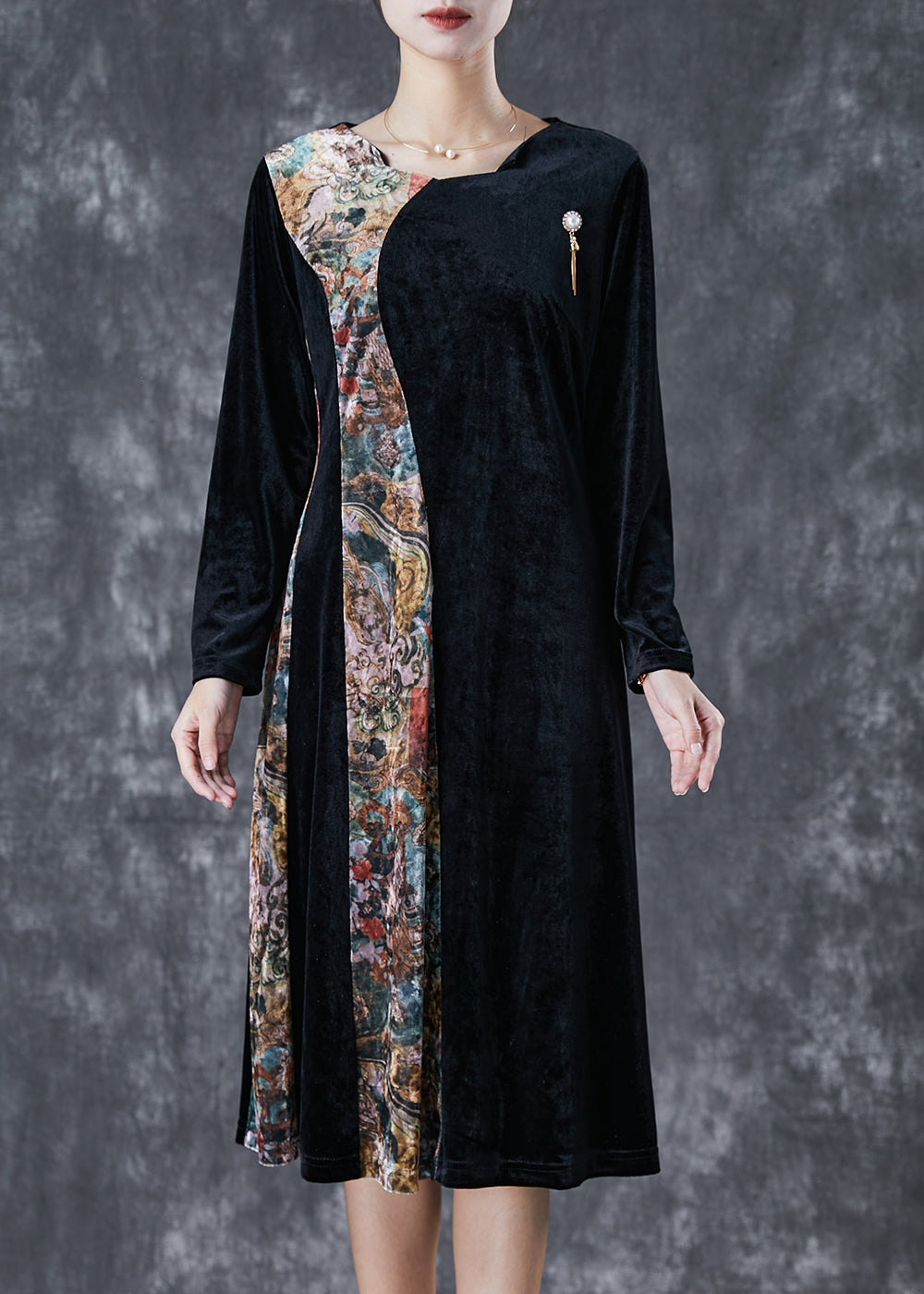 Effortlessly Elegant Dress with a Timeless Design
