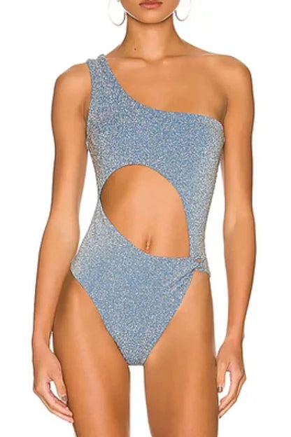 Well Tailored Swimsuit with a Graceful Silhouette