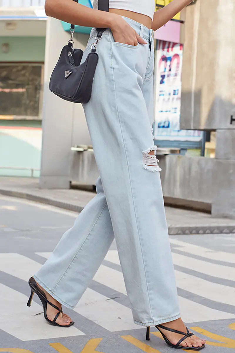 Effortlessly Elegant Pants with a Timeless Design