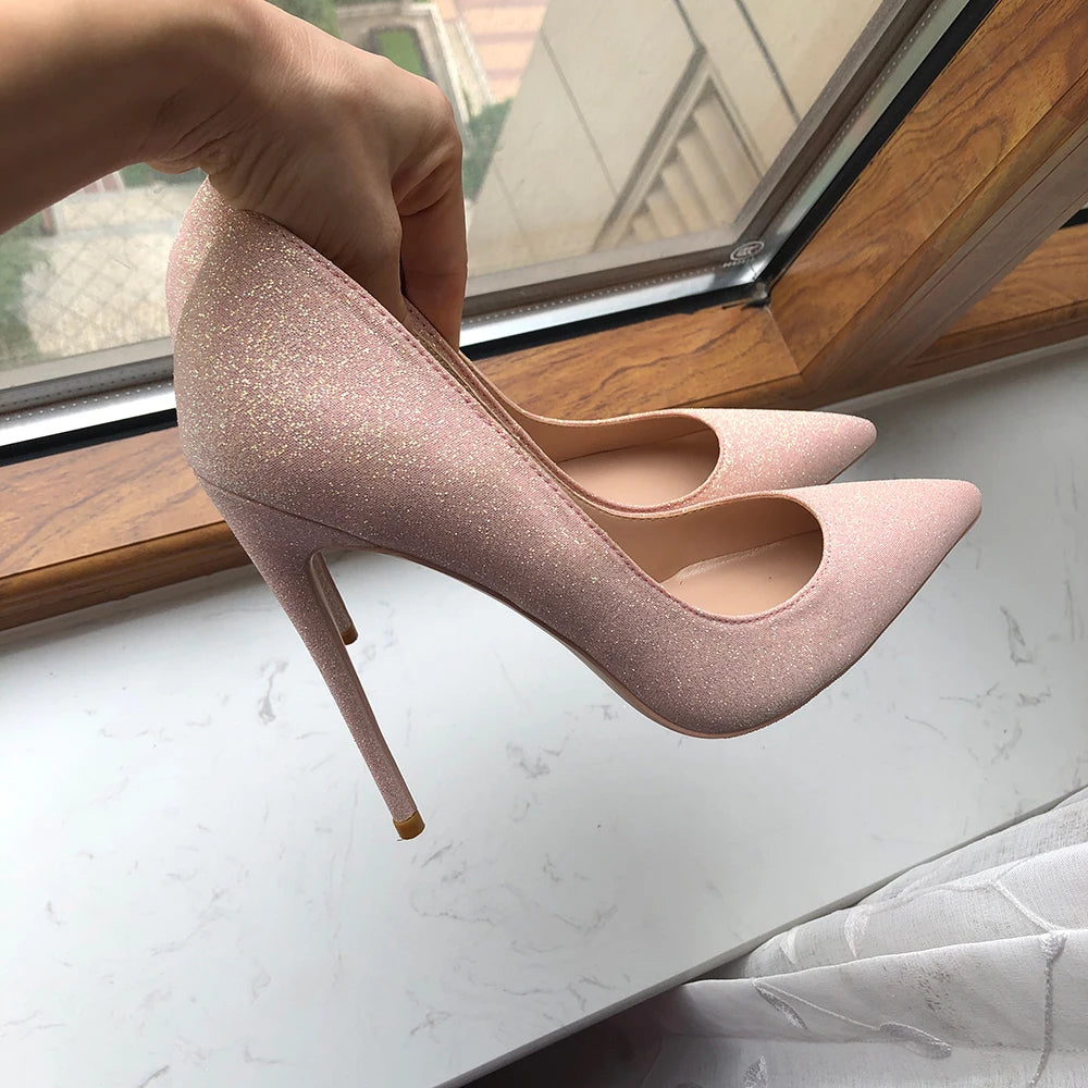 Well Tailored Shoes with a Graceful Silhouette