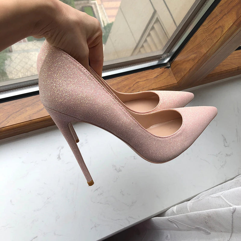 Well Tailored Shoes with a Graceful Silhouette