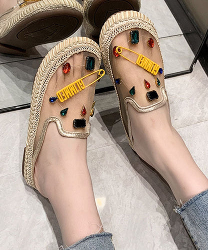 Well Tailored Sandals with a Graceful Silhouette