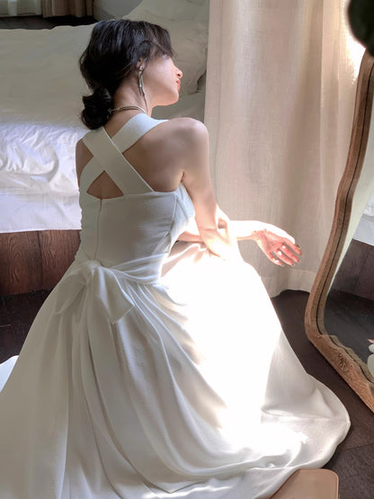 Beautifully Finished Dress in a Timeless Design