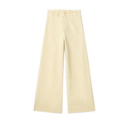 Beautifully Finished Trousers in a Timeless Design