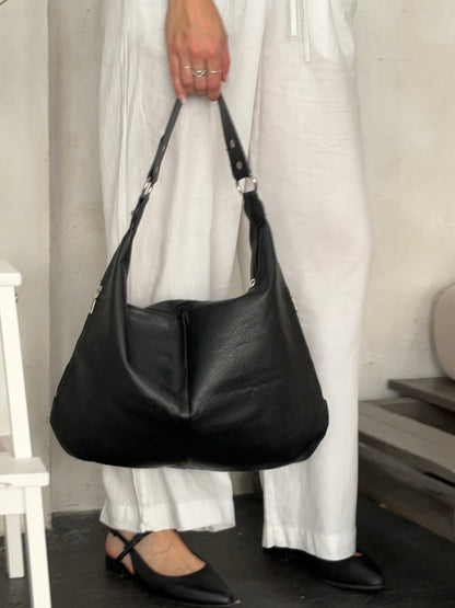 Effortlessly Elegant Bag with a Timeless Design
