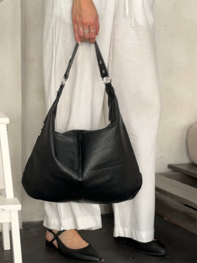 Effortlessly Elegant Bag with a Timeless Design