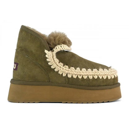 Polished Boots with an Effortless Classic Look