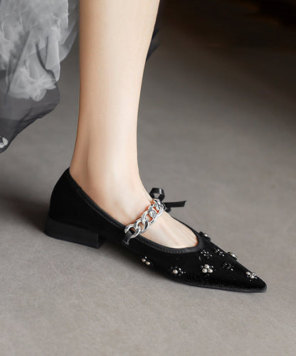 Well Tailored Shoes with a Graceful Silhouette