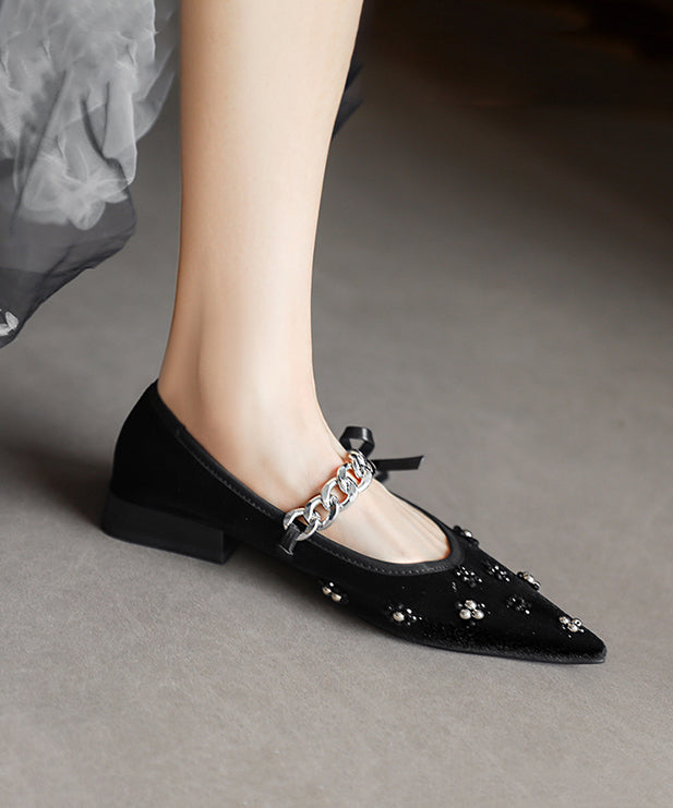Well Tailored Shoes with a Graceful Silhouette