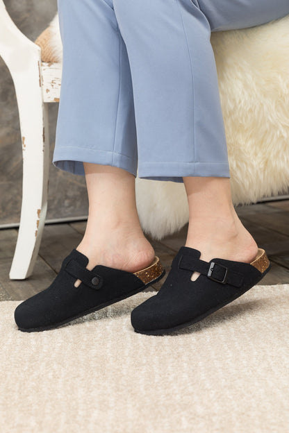 Sophisticated Garment with a Clean Classic Look