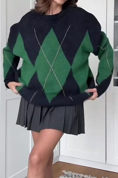 Effortlessly Elegant Sweater with a Timeless Design
