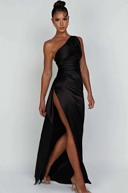 Polished Garment with an Effortless Classic Look