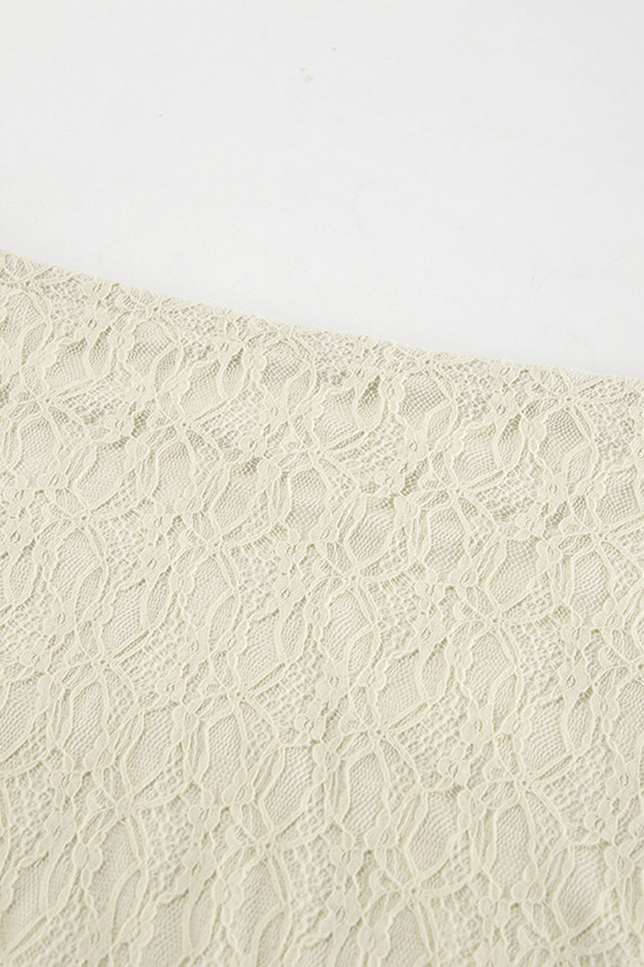 Beautifully Finished Top in a Timeless Design