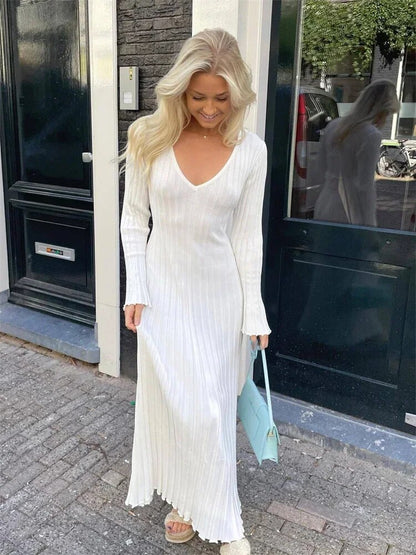 Effortlessly Elegant Dress with a Timeless Design